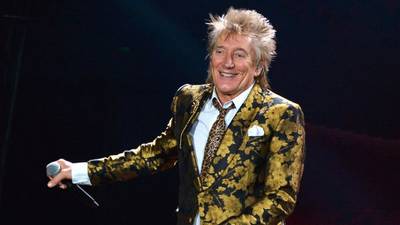 Rod Stewart postpones 12 North American concerts with Cheap Trick to August 2023