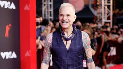 David Lee Roth covers Tommy Tutone classic