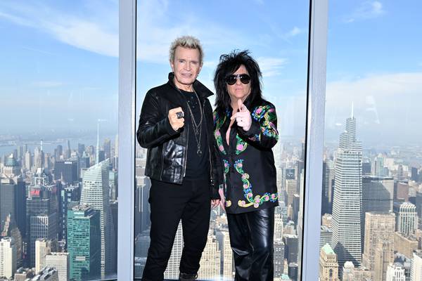 Billy Idol & Steve Stevens Celebrate 40 Years of Rebel Yell & Play Live At Empire State Building