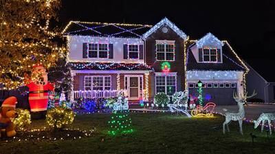 Someone Synced Their Home Holiday Lights To Styx's 'Lights' And Its Pretty Sweet