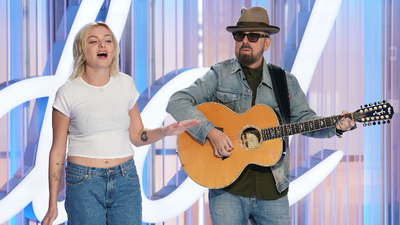Eurythmics’ Dave Stewart backs up daughter at 'American Idol' audition