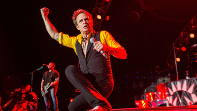 David Lee Roth returns to the stage in Las Vegas