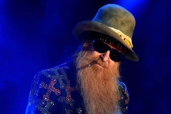 Billy Gibbons Borrowed A Street Musician’s Guitar And Jammed Unnoticed On A Street In Finland