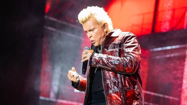 Billy Idol says it’s "lovely" being a rock star granddad